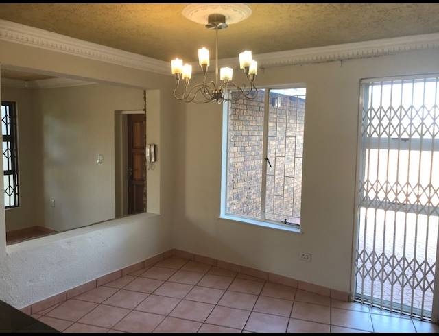 3 bed property to rent in BONAERO PARK